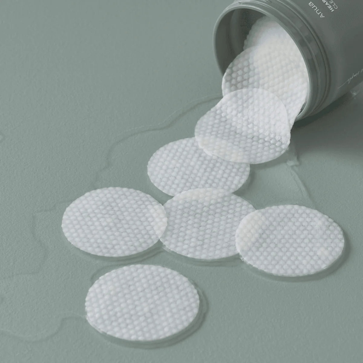 Anua Heartleaf 77% Toner Pad (70pcs) – Calming and Exfoliating Toner Pads with 77% Heartleaf Extract for Sensitive Skin